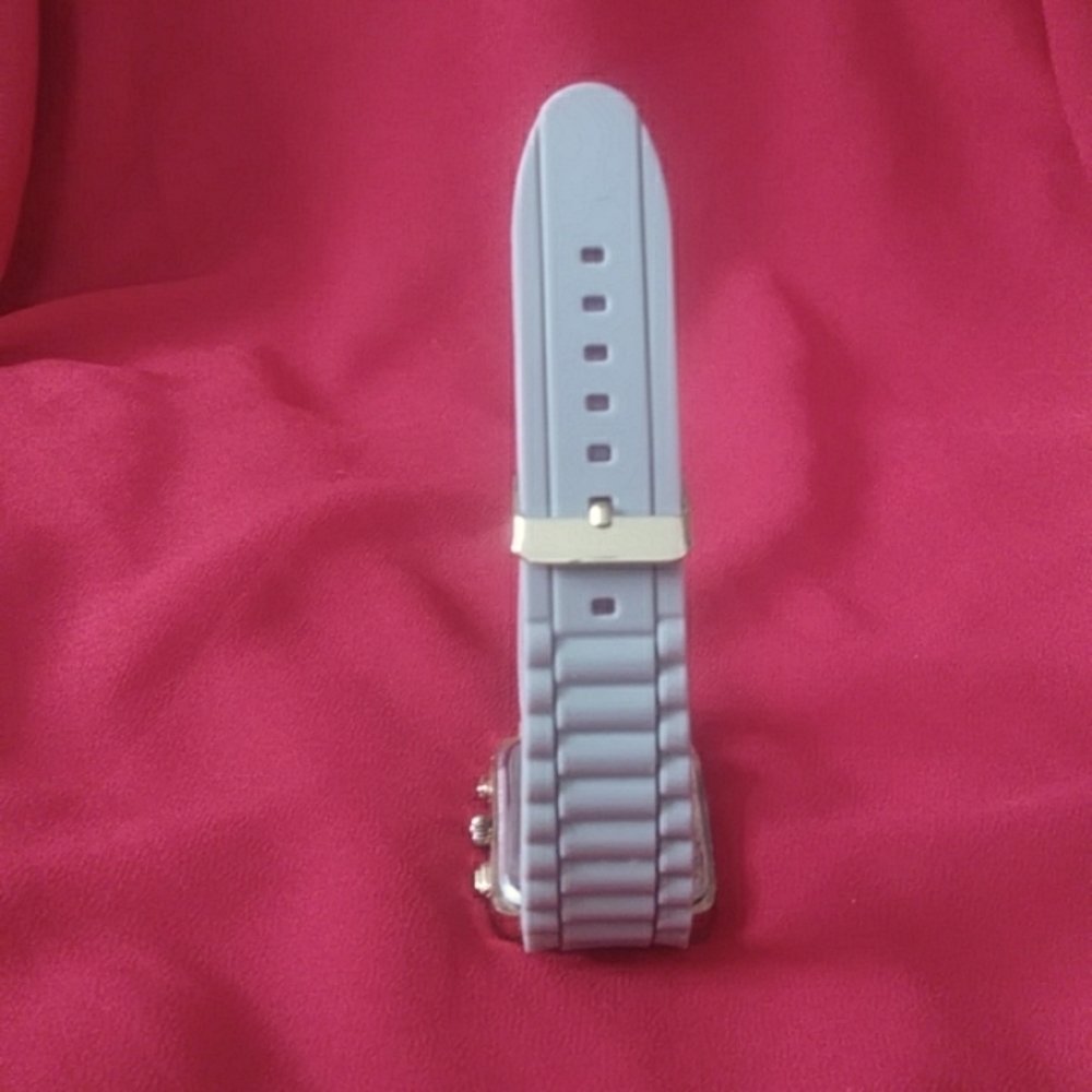 Watch - Picture 8 of 13